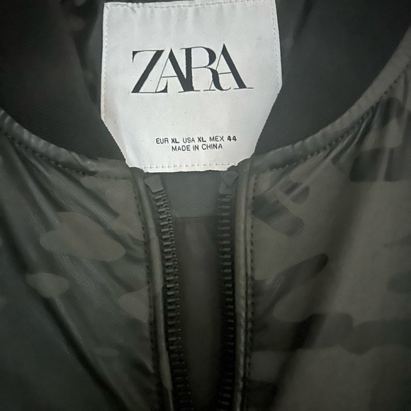 Zara men’s black camo bomber jacket - Picture 2 of 2